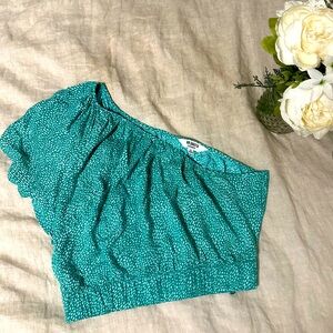 One shoulder cropped blouse
